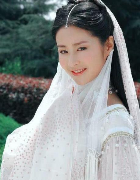 春晚女嘉宾翡翠项链林心如春晚翡翠知识-第10张图片-翡翠网 春晚女嘉宾翡翠项链林心如春晚翡翠知识-第10张图片-翡翠网