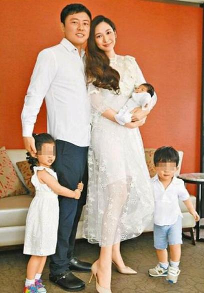 春晚女嘉宾翡翠项链林心如春晚翡翠知识-第21张图片-翡翠网 春晚女嘉宾翡翠项链林心如春晚翡翠知识-第21张图片-翡翠网