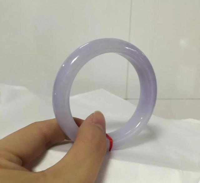 紫罗兰翡翠手镯鉴赏,紫罗兰玉镯图片-第1张图片-翡翠网 紫罗兰翡翠手镯鉴赏,紫罗兰玉镯图片-第1张图片-翡翠网