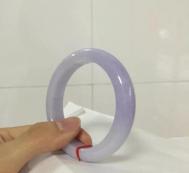 紫罗兰翡翠手镯鉴赏,紫罗兰玉镯图片-第2张图片-翡翠网 紫罗兰翡翠手镯鉴赏,紫罗兰玉镯图片-第2张图片-翡翠网