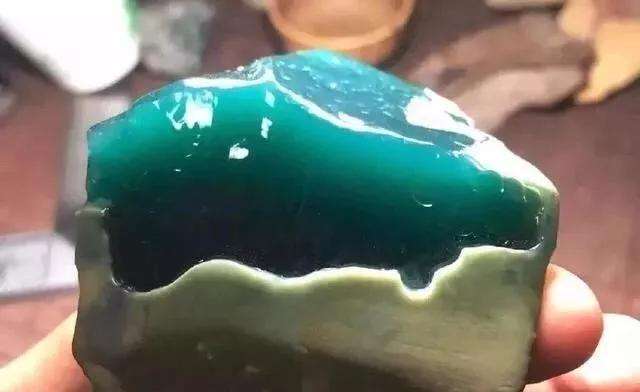 翡翠原石种水我想买翡翠原石-第2张图片-翡翠网 翡翠原石种水我想买翡翠原石-第2张图片-翡翠网