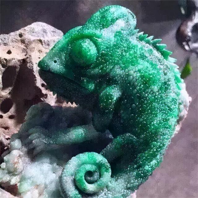 关于翡翠原石价值一样吗的信息-第4张图片-翡翠网 关于翡翠原石价值一样吗的信息-第4张图片-翡翠网