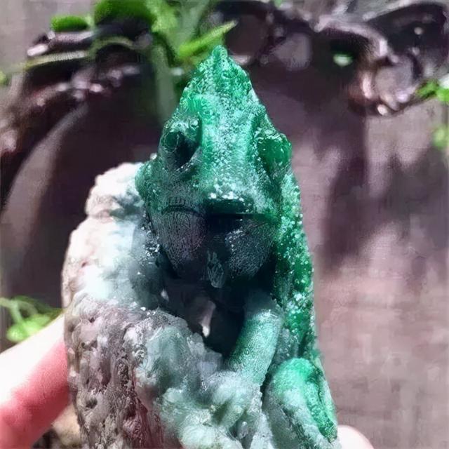 关于翡翠原石价值一样吗的信息-第5张图片-翡翠网 关于翡翠原石价值一样吗的信息-第5张图片-翡翠网