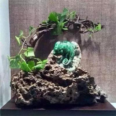 关于翡翠原石价值一样吗的信息-第6张图片-翡翠网 关于翡翠原石价值一样吗的信息-第6张图片-翡翠网