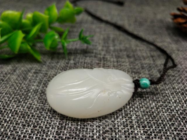 关于翡翠手镯养人还是和田玉手镯养人的信息-第4张图片-翡翠网 关于翡翠手镯养人还是和田玉手镯养人的信息-第4张图片-翡翠网