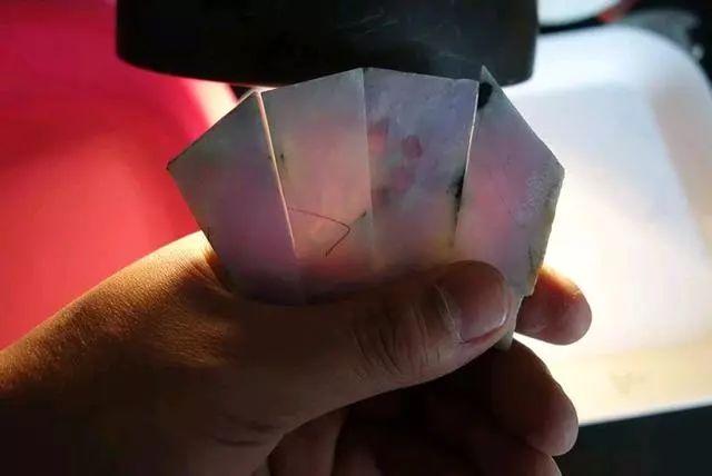 翡翠原石什么场口好,枣庄紫罗兰翡翠原石-第6张图片-翡翠网 翡翠原石什么场口好,枣庄紫罗兰翡翠原石-第6张图片-翡翠网