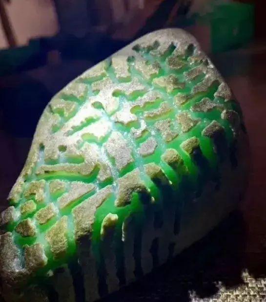 后江料色花代表翡翠后江料挂件价格-第1张图片-翡翠网 后江料色花代表翡翠后江料挂件价格-第1张图片-翡翠网