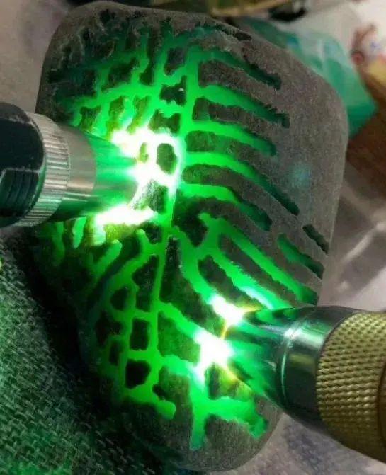 后江料色花代表翡翠后江料挂件价格-第2张图片-翡翠网 后江料色花代表翡翠后江料挂件价格-第2张图片-翡翠网