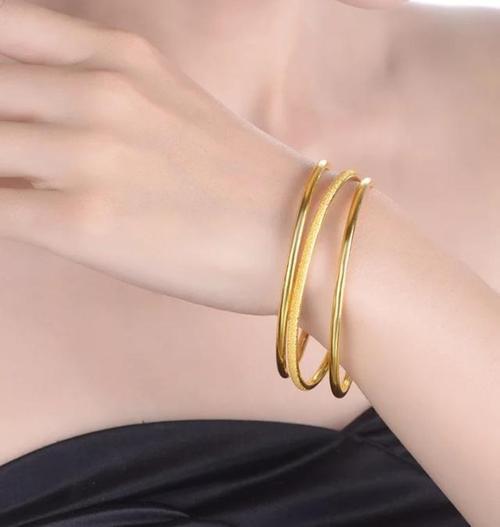 辟邪用翡翠还是和田玉,女士手镯带翡翠还是和田玉-第6张图片-翡翠网 辟邪用翡翠还是和田玉,女士手镯带翡翠还是和田玉-第6张图片-翡翠网