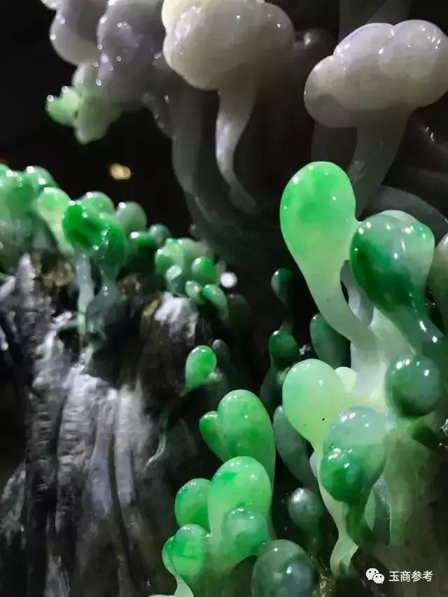 翡翠原石摆件图片翡翠摆件图片大全-第16张图片-翡翠网 翡翠原石摆件图片翡翠摆件图片大全-第16张图片-翡翠网