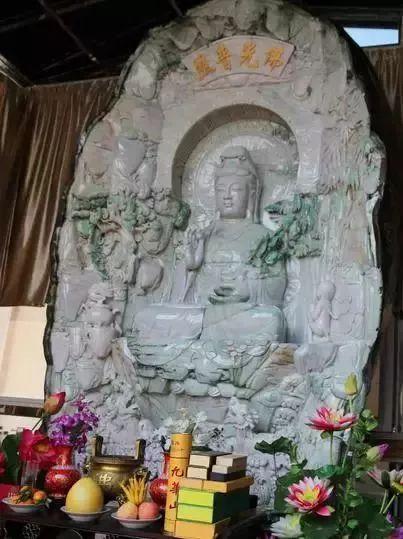 翡翠玉观音图片及价格翡翠价格对照表图-第11张图片-翡翠网