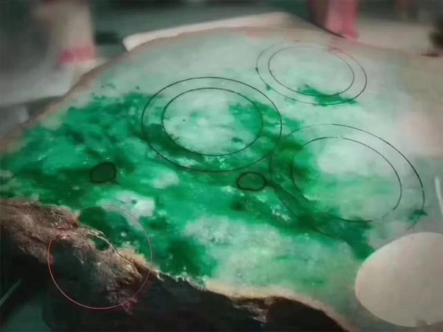 关于翡翠原石毛料图片的信息-第8张图片-翡翠网 关于翡翠原石毛料图片的信息-第8张图片-翡翠网