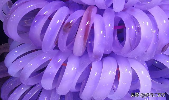 翡翠玉髓手镯好不好,5000的玉髓手镯贵吗-第1张图片-翡翠网 翡翠玉髓手镯好不好,5000的玉髓手镯贵吗-第1张图片-翡翠网