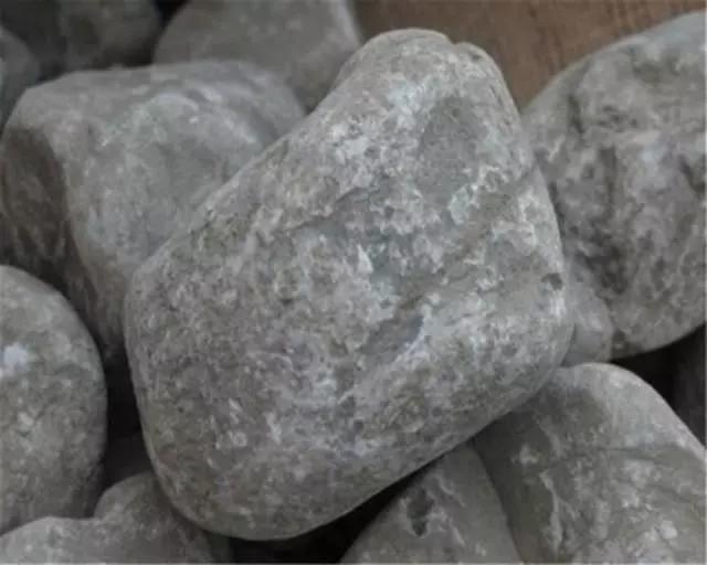 宝马翡翠原石切盘翡翠能盘玩出效果吗-第1张图片-翡翠网 宝马翡翠原石切盘翡翠能盘玩出效果吗-第1张图片-翡翠网