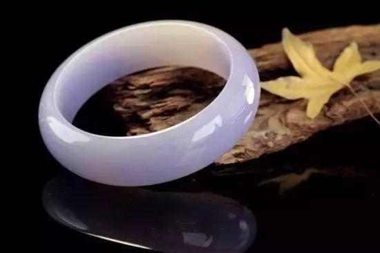 宝马翡翠原石切盘翡翠能盘玩出效果吗-第11张图片-翡翠网 宝马翡翠原石切盘翡翠能盘玩出效果吗-第11张图片-翡翠网