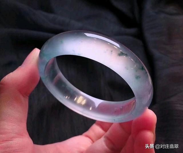 翡翠手镯水养的简单介绍-第6张图片-翡翠网 翡翠手镯水养的简单介绍-第6张图片-翡翠网