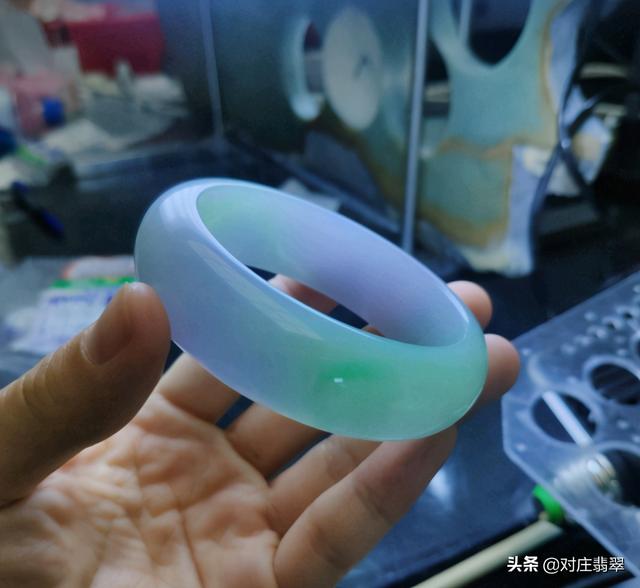 翡翠手镯水养的简单介绍-第10张图片-翡翠网 翡翠手镯水养的简单介绍-第10张图片-翡翠网
