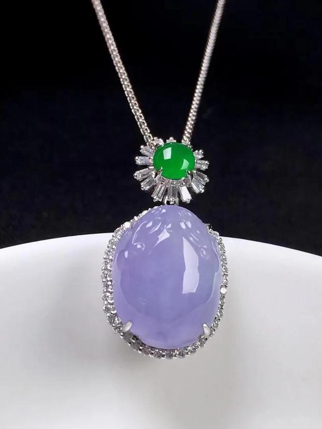 翡翠的颜色等级价格排列表的简单介绍-第2张图片-翡翠网 翡翠的颜色等级价格排列表的简单介绍-第2张图片-翡翠网