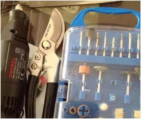 什么是鸡血藤手镯翡翠手镯藤条-第6张图片-翡翠网 什么是鸡血藤手镯翡翠手镯藤条-第6张图片-翡翠网