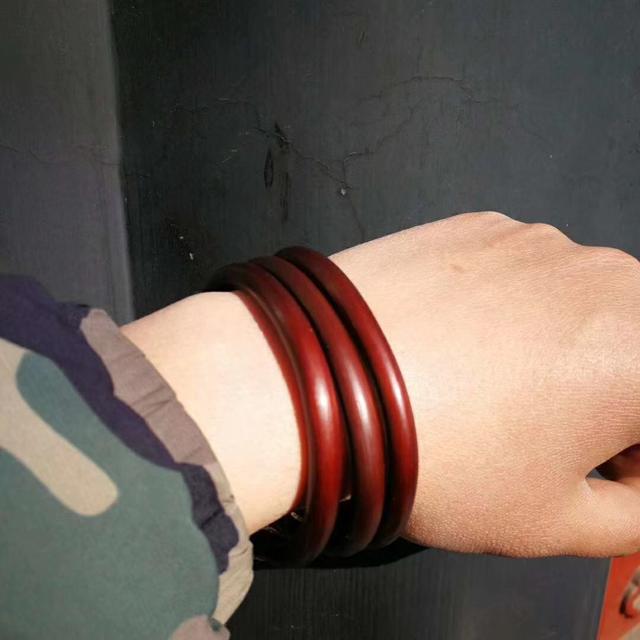 什么是鸡血藤手镯翡翠手镯藤条-第11张图片-翡翠网 什么是鸡血藤手镯翡翠手镯藤条-第11张图片-翡翠网