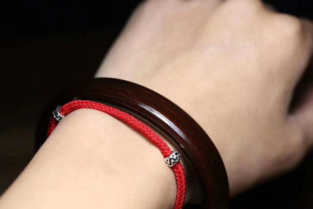 什么是鸡血藤手镯翡翠手镯藤条-第15张图片-翡翠网 什么是鸡血藤手镯翡翠手镯藤条-第15张图片-翡翠网