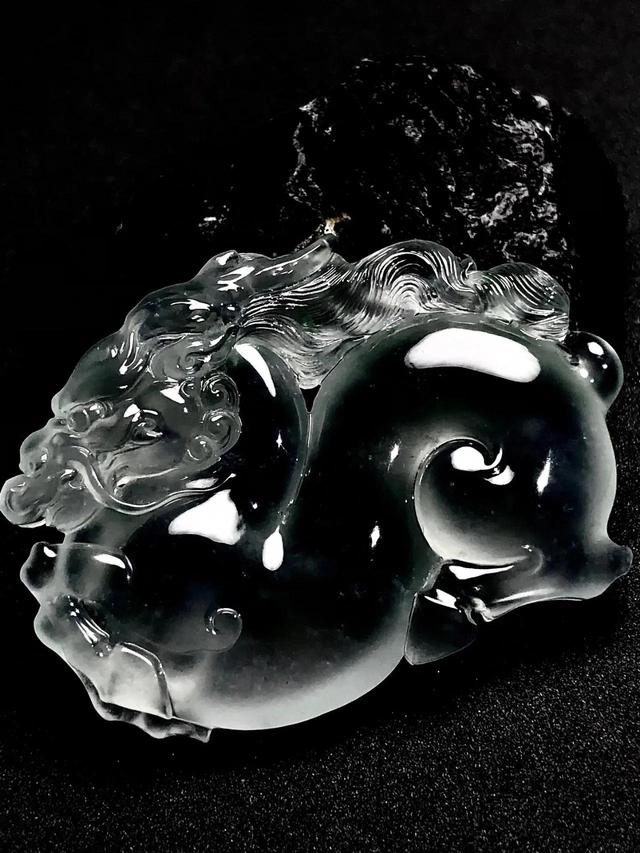 白色玻璃种翡翠原石的简单介绍-第2张图片-翡翠网 白色玻璃种翡翠原石的简单介绍-第2张图片-翡翠网