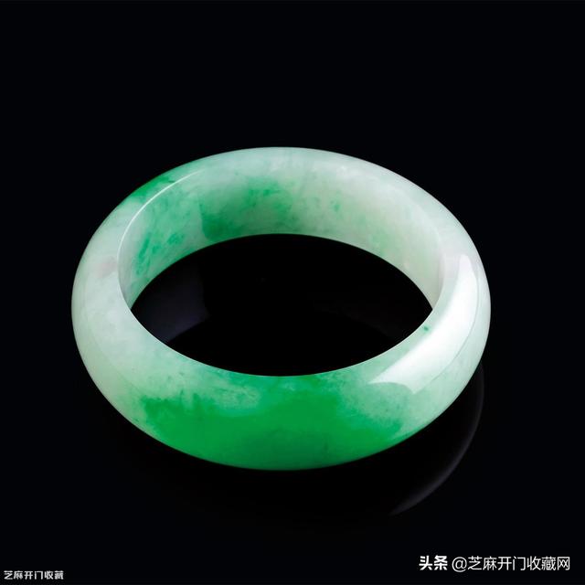 翡翠手镯选购知识的简单介绍-第4张图片-翡翠网 翡翠手镯选购知识的简单介绍-第4张图片-翡翠网