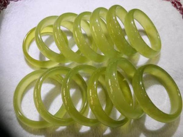 关于独山翡翠手镯价格的信息-第6张图片-翡翠网 关于独山翡翠手镯价格的信息-第6张图片-翡翠网