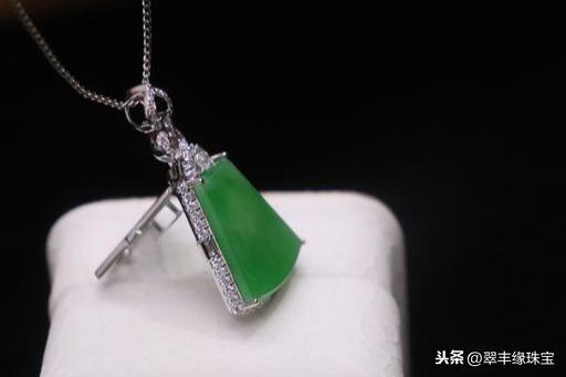 无事牌适合什么人带翡翠无事牌图片价格-第8张图片-翡翠网 无事牌适合什么人带翡翠无事牌图片价格-第8张图片-翡翠网