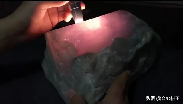 抚顺茄紫翡翠原石,茄紫翡翠手镯好看吗-第2张图片-翡翠网 抚顺茄紫翡翠原石,茄紫翡翠手镯好看吗-第2张图片-翡翠网