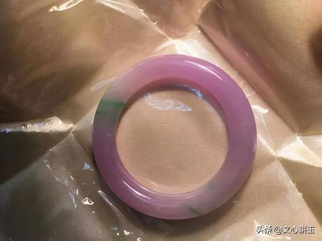 抚顺茄紫翡翠原石,茄紫翡翠手镯好看吗-第5张图片-翡翠网 抚顺茄紫翡翠原石,茄紫翡翠手镯好看吗-第5张图片-翡翠网