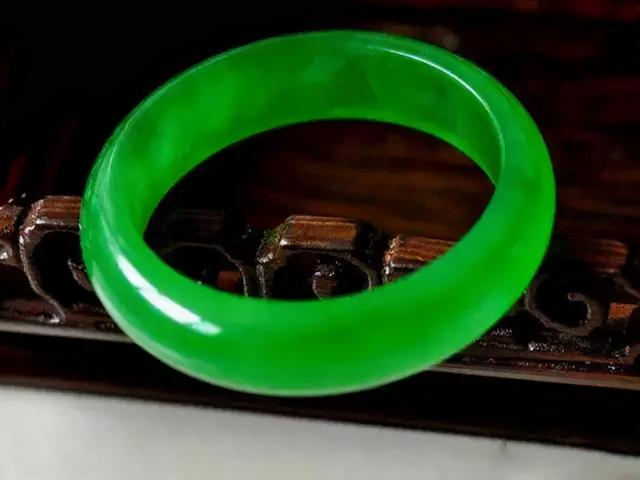 翡翠原石的俗话,俗话说可俗话又说-第5张图片-翡翠网 翡翠原石的俗话,俗话说可俗话又说-第5张图片-翡翠网