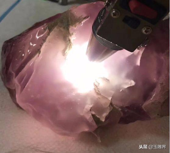 紫罗兰翡翠知识分享,冰种紫罗兰翡翠-第4张图片-翡翠网 紫罗兰翡翠知识分享,冰种紫罗兰翡翠-第4张图片-翡翠网