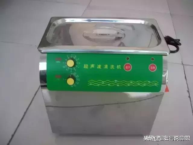 翡翠手镯细纹越来越多翡翠手镯表面有细纹怎么解决-第4张图片-翡翠网 翡翠手镯细纹越来越多翡翠手镯表面有细纹怎么解决-第4张图片-翡翠网