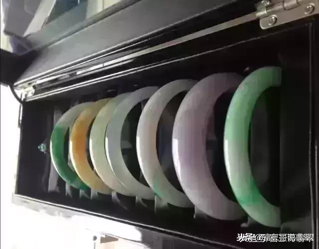 翡翠手镯细纹越来越多翡翠手镯表面有细纹怎么解决-第5张图片-翡翠网 翡翠手镯细纹越来越多翡翠手镯表面有细纹怎么解决-第5张图片-翡翠网