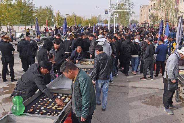 翡翠原石哪里买,翡翠原石摆摊价格-第3张图片-翡翠网 翡翠原石哪里买,翡翠原石摆摊价格-第3张图片-翡翠网