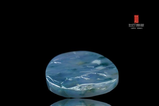 用翡翠形容女人的诗句,如何赞美一颗翡翠原石-第5张图片-翡翠网 用翡翠形容女人的诗句,如何赞美一颗翡翠原石-第5张图片-翡翠网