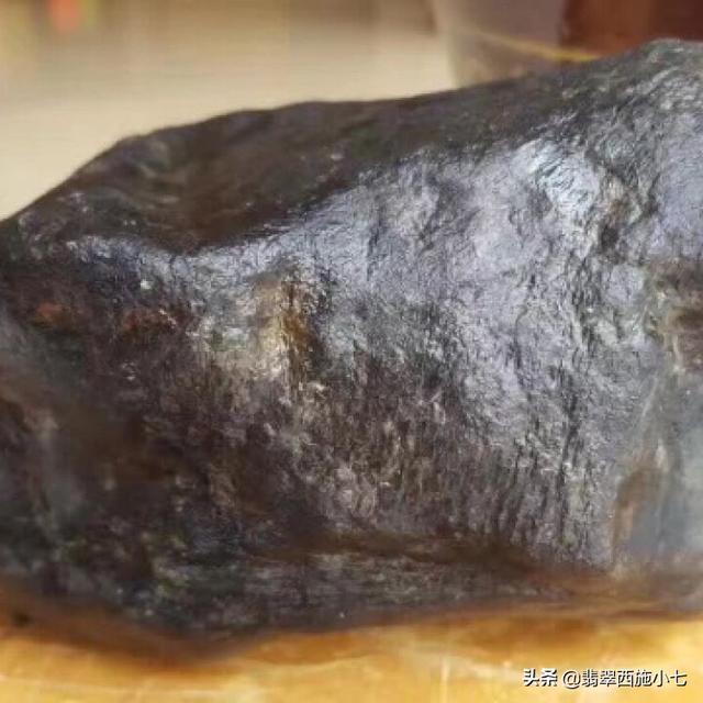 乌沙皮翡翠原石视频的简单介绍-第5张图片-翡翠网 乌沙皮翡翠原石视频的简单介绍-第5张图片-翡翠网