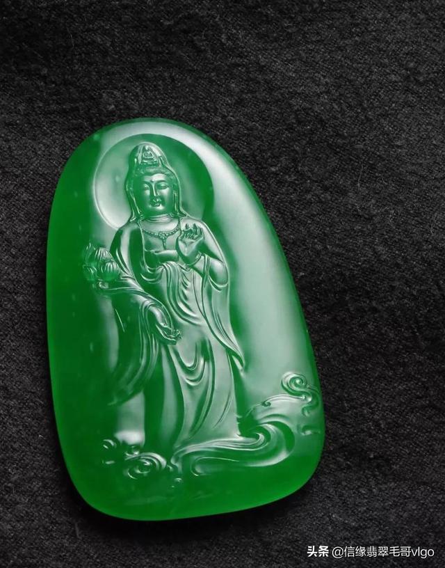 帝王绿翡翠知识视频帝王绿翡翠手镯鉴宝视频-第3张图片-翡翠网 帝王绿翡翠知识视频帝王绿翡翠手镯鉴宝视频-第3张图片-翡翠网