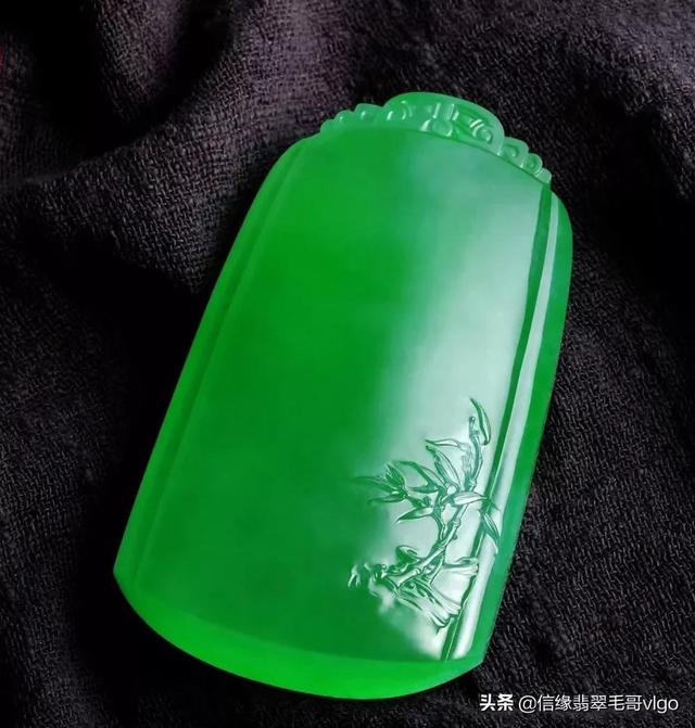 帝王绿翡翠知识视频帝王绿翡翠手镯鉴宝视频-第5张图片-翡翠网 帝王绿翡翠知识视频帝王绿翡翠手镯鉴宝视频-第5张图片-翡翠网