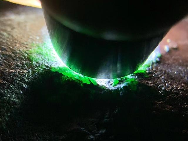 沙色翡翠原石视频,台湾翡翠原石脱沙-第5张图片-翡翠网 沙色翡翠原石视频,台湾翡翠原石脱沙-第5张图片-翡翠网