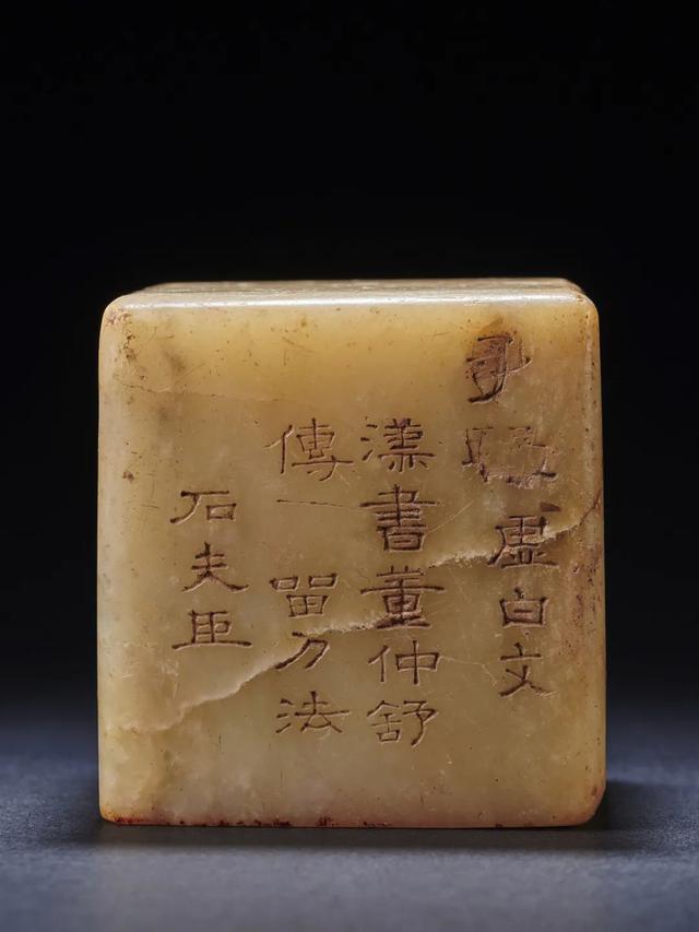 丹青翡翠价格的简单介绍-第13张图片-翡翠网 丹青翡翠价格的简单介绍-第13张图片-翡翠网