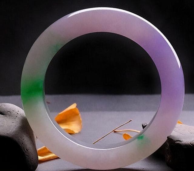 翡翠手镯的价值与作用的简单介绍-第3张图片-翡翠网 翡翠手镯的价值与作用的简单介绍-第3张图片-翡翠网