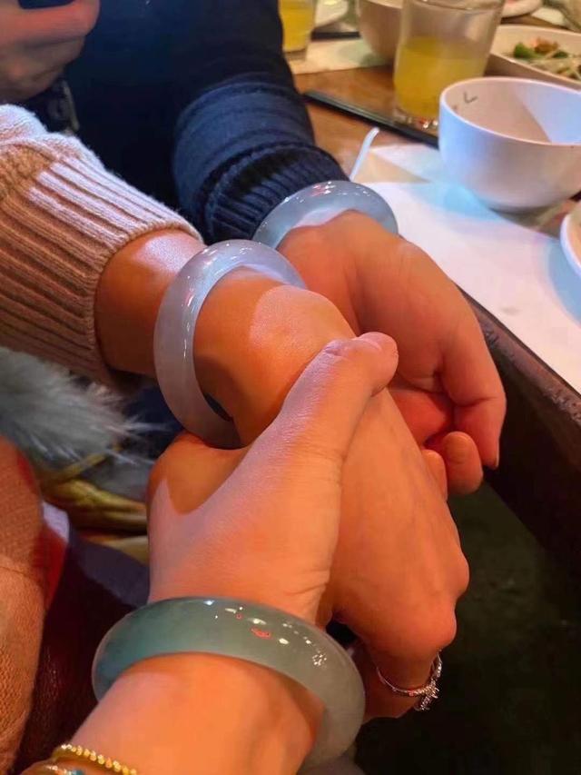 翡翠手镯的价值与作用的简单介绍-第7张图片-翡翠网 翡翠手镯的价值与作用的简单介绍-第7张图片-翡翠网