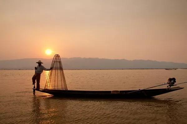 柬埔寨翡翠原石哪里买的简单介绍-第30张图片-翡翠网 柬埔寨翡翠原石哪里买的简单介绍-第30张图片-翡翠网