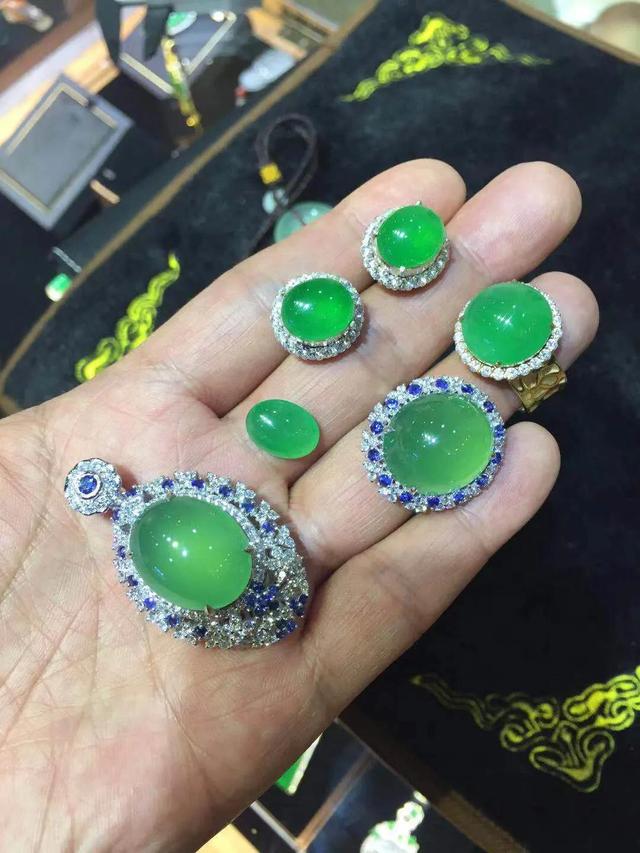 翡翠真的那么值钱吗,翡翠价格贵吗-第2张图片-翡翠网 翡翠真的那么值钱吗,翡翠价格贵吗-第2张图片-翡翠网