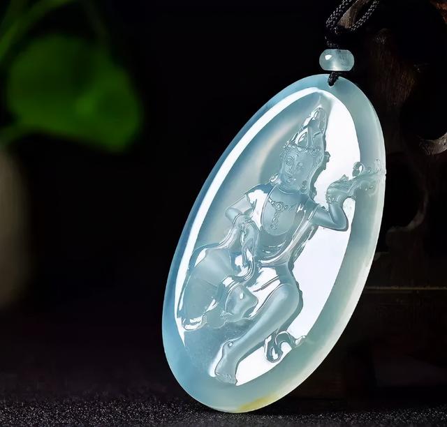 翡翠晴水料价格,翡翠冰种这个多少钱啊-第3张图片-翡翠网 翡翠晴水料价格,翡翠冰种这个多少钱啊-第3张图片-翡翠网