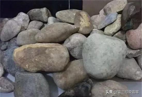 莫西沙黄翡原石特点莫西沙翡翠原石公斤料-第2张图片-翡翠网 莫西沙黄翡原石特点莫西沙翡翠原石公斤料-第2张图片-翡翠网