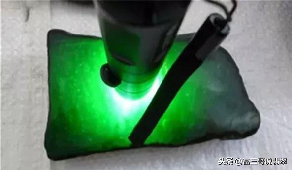 莫西沙黄翡原石特点莫西沙翡翠原石公斤料-第6张图片-翡翠网 莫西沙黄翡原石特点莫西沙翡翠原石公斤料-第6张图片-翡翠网