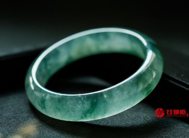 2万的翡翠手镯,正品翡翠珠宝手镯-第2张图片-翡翠网 2万的翡翠手镯,正品翡翠珠宝手镯-第2张图片-翡翠网